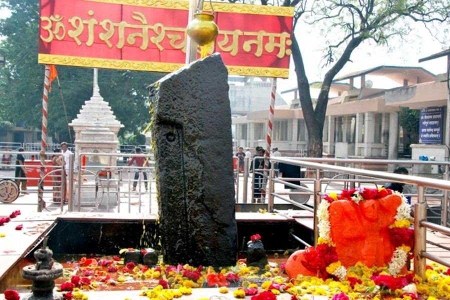 Pune To Shirdi & Shani Shinangapur Cab